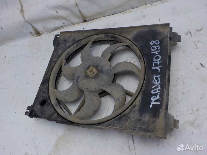 Диффузор радиатора Hyundai Trajet