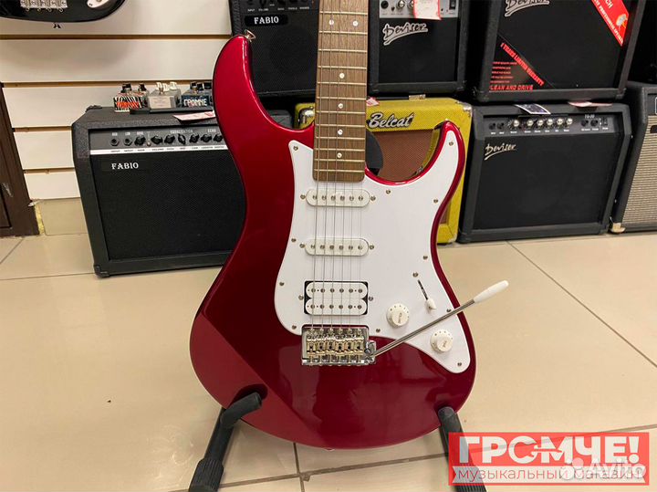 Электрогитара Yamaha Pacifica 012
