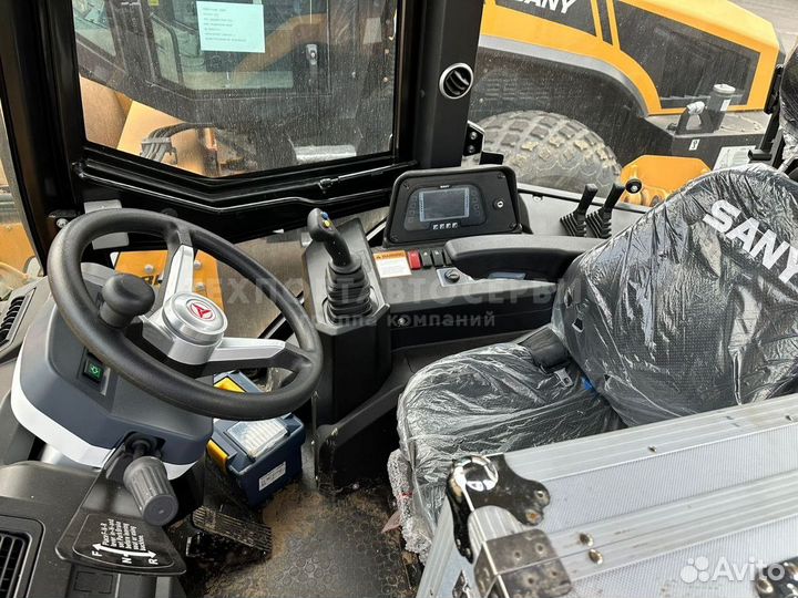 Экскаватор-погрузчик Sany BHL75, 2023