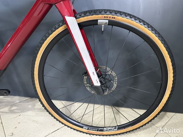 BMC URS four Red/Sand 2020