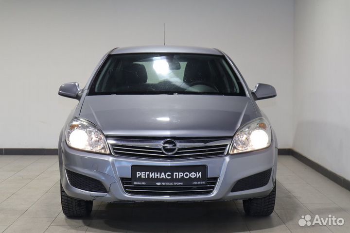 Opel Astra 1.6 МТ, 2011, 133 000 км