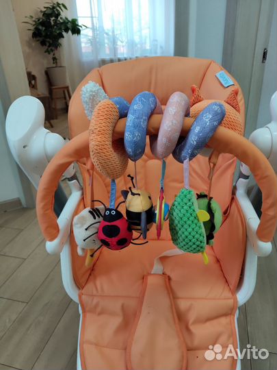 Стульчик для кормления с функцией качелей Nuovita