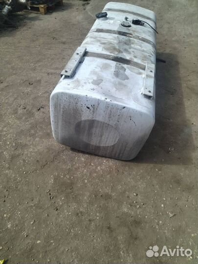 Топливный бак MAN TGX 2008 81122016448