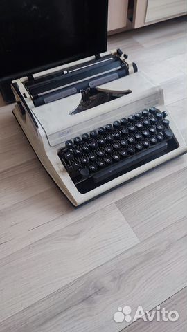 Печатная пишущая машинка «Любава»