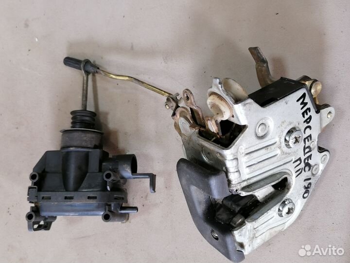 Замок двери перед.правый Mercedes-Benz 190 W201