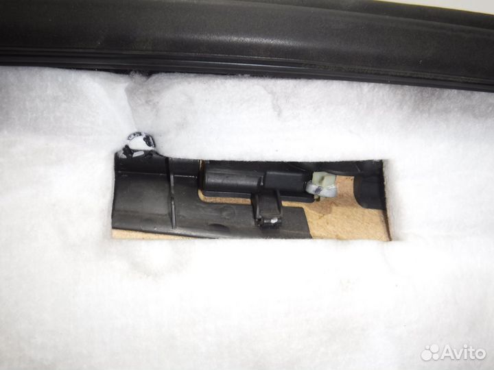 Обшивка двери передней Mercedes W164 Ml