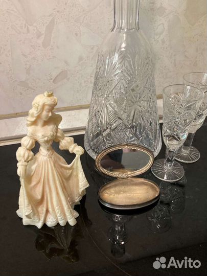 Пудреница старинная с зеркальцем