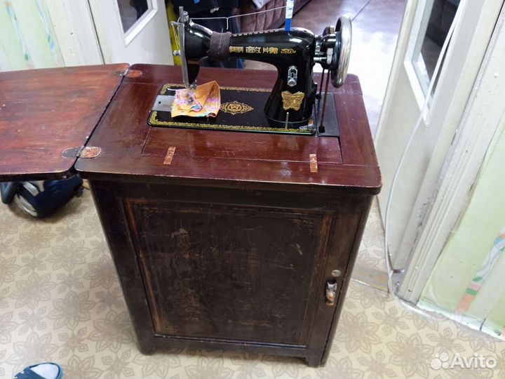 Швейная машина ножная