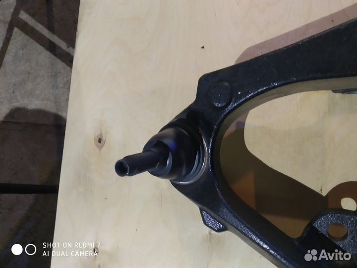 Рычаг передний левый нижний на tahoe и escalade