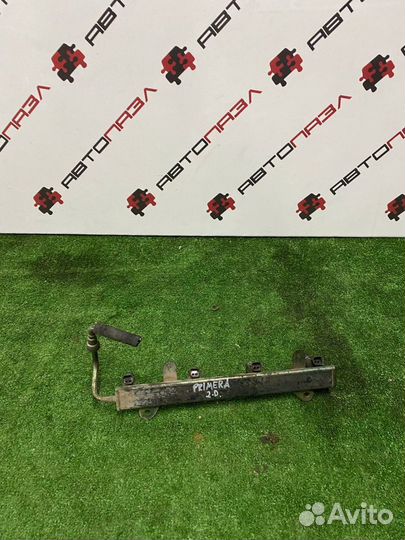 Топливная рампа с форсунками Nissan primera 2.0