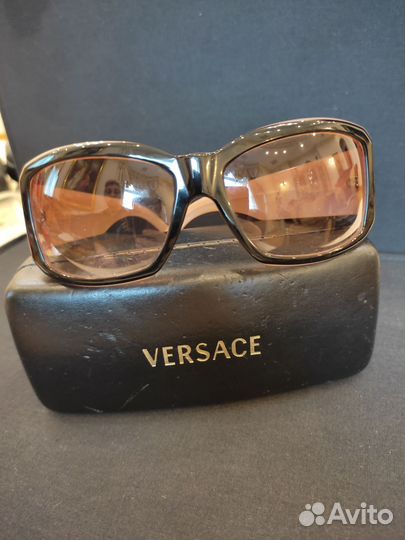 Солнцезащитные очки versace