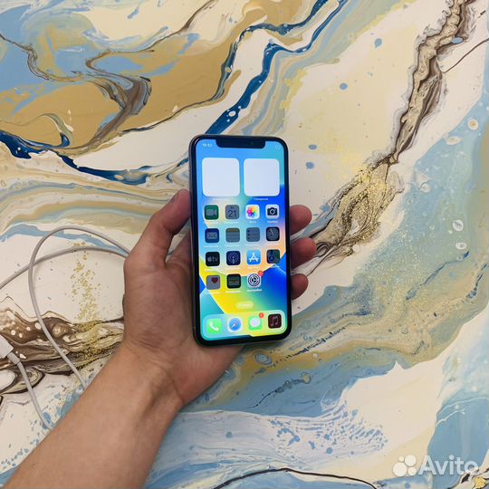 iPhone X, 64 ГБ