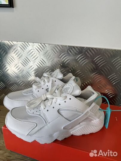 Кроссовки Nike Wmns Air Huarache, белый