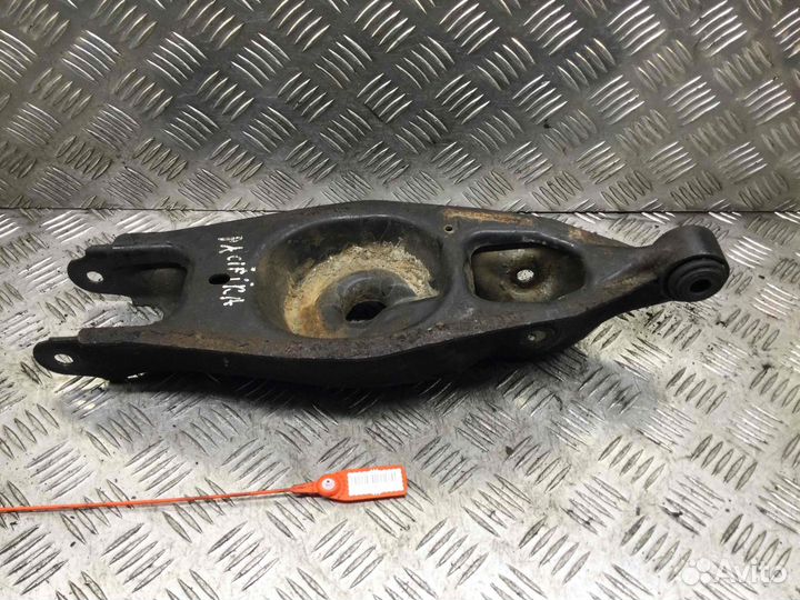 Рычаг задний правый Chrysler Pacifica