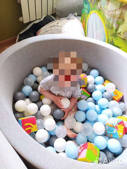 Сухой бассейн с шариками