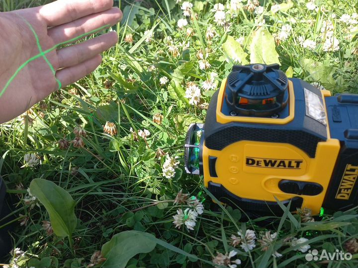 Лазерный уровень dewalt 360 со штативом