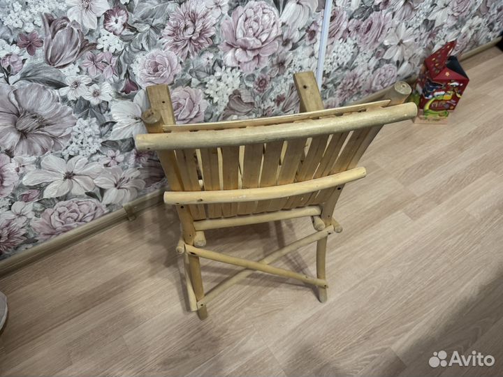 Деревянный стул для ребенка