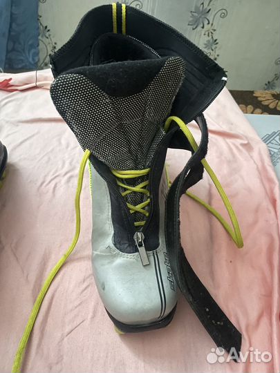 Лыжные ботинки