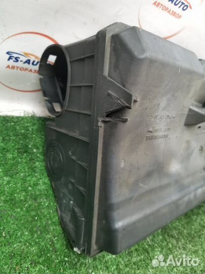 Корпус воздушного фильтра Ford Kuga 1 2.5 hydb