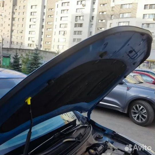 Уплотнитель капота D образный / универсальный, 4 м