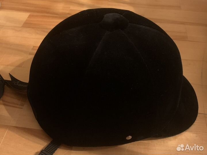 Шлем для верховой езды и краги