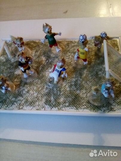 Киндер коллекции,волчата - футболисты