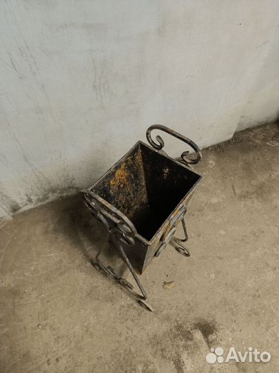 Урна металлическая