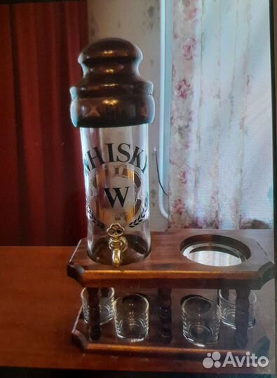 Подарочный Бутыль для виски с рюмками