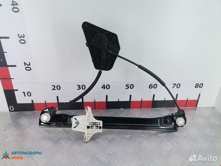 Стеклоподъемник Skoda Rapid 2015