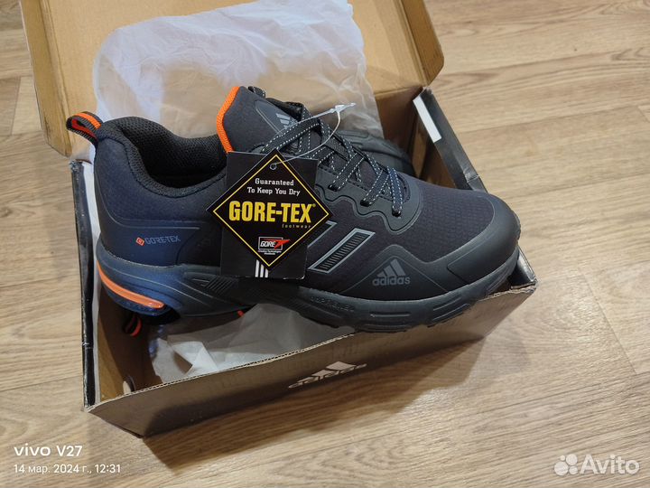 Кроссовки новые Adidas gore-tex Термо lux 44(28.5)