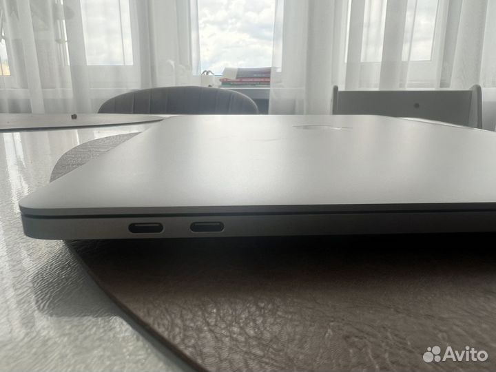 Apple macbook pro 15 2019 a1990