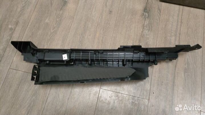 Направляющая шторки багажника правая Bmw X5 E53