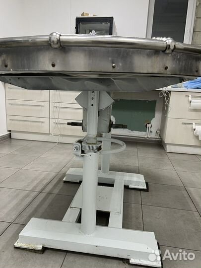 Хирургический стол (ветеринарный)