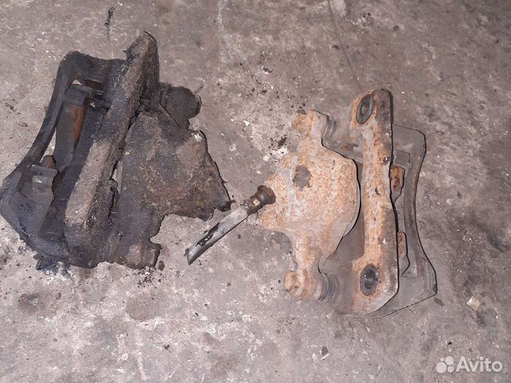 Передний тормозной суппорт kia sephia 2