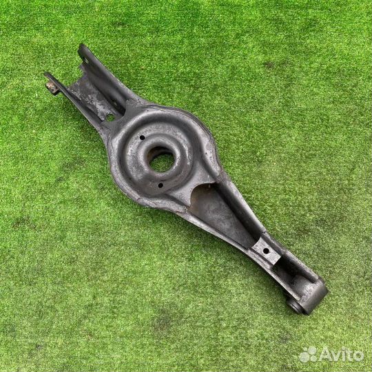 Рычаг подвески нижний задний правый Suzuki Escudo