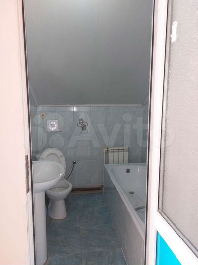 2-к. квартира, 60 м², 3/3 эт.