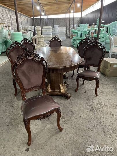 Стол со стульями