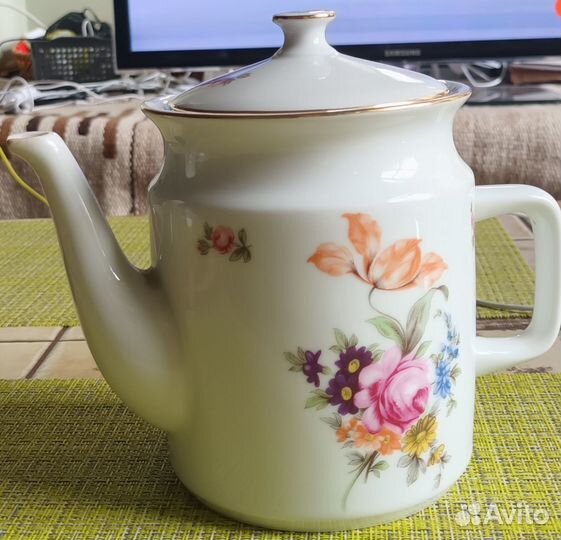 Фарфоровый заварочный чайник thun