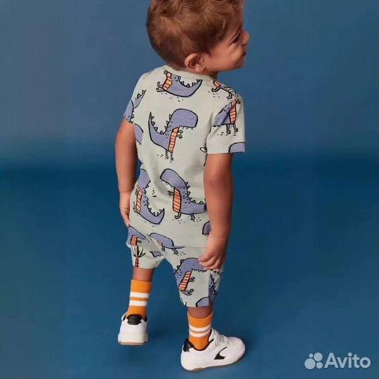 Костюм для мальчика для садика с динозаврами
