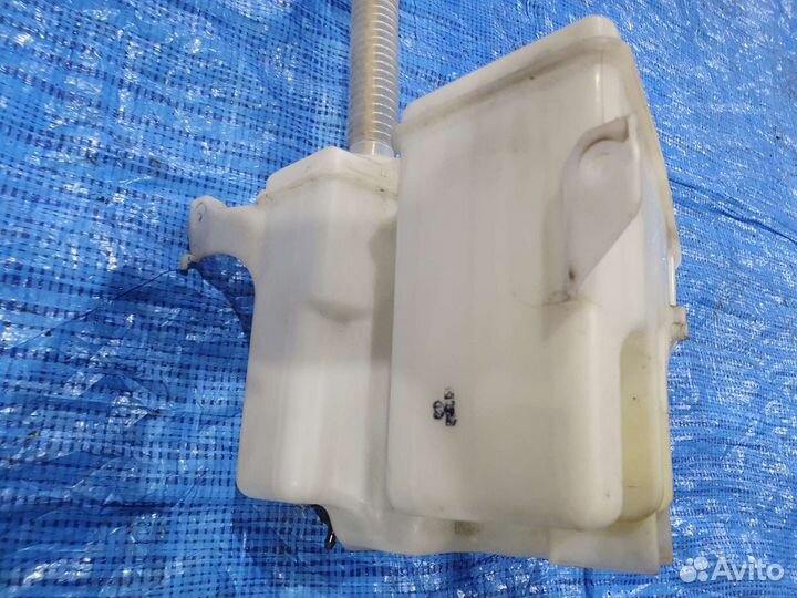 Бачок омывателя gs300 gs350 Lexus