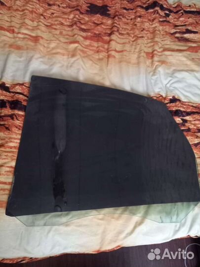 Стекло двери заднее правое Ford Focus 2