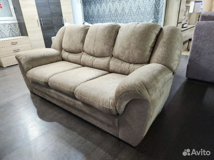 Диван новый двуспальный с выставки