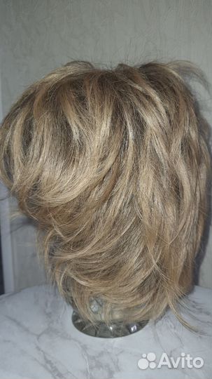 Парик из искусственных волос