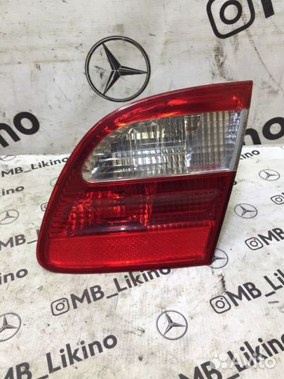 Фонарь правый Mercedes E-Class W211