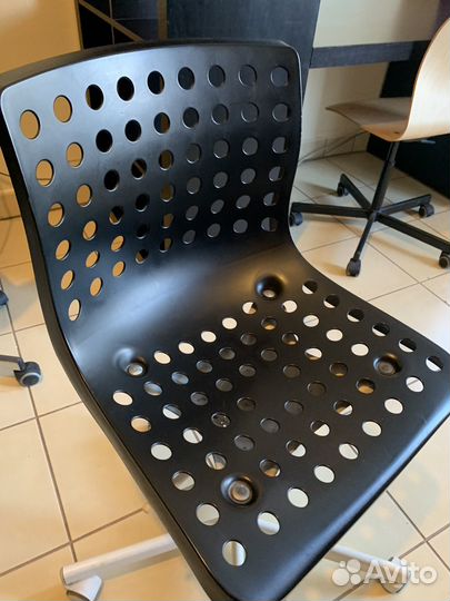 Офисное кресло вращающееся регулируемое по высоте