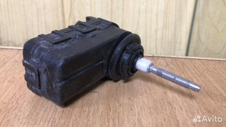 Моторчик корректора фары Mitsubishi Outlander GF