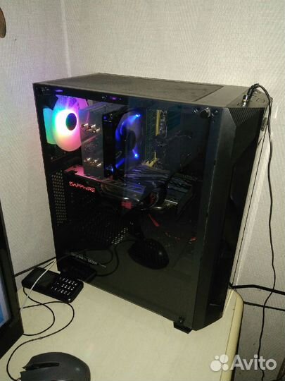 Игровой пк с монитором и клавиатурой