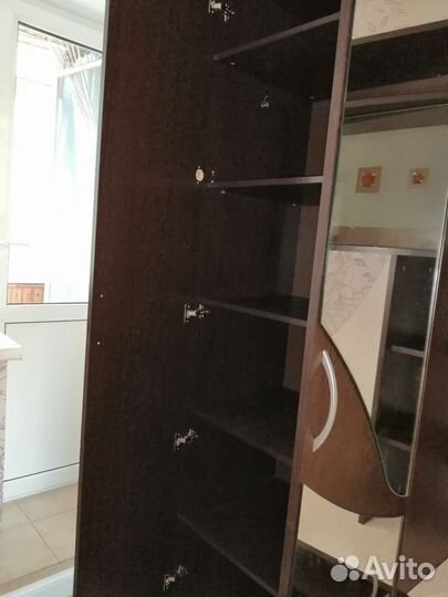 Стенка с большим шкафом