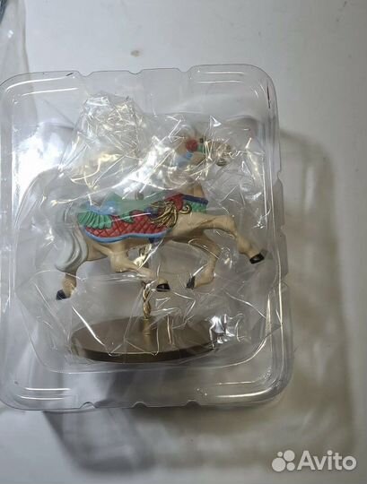 Новогодняя карусель с лошадкой Hallmark