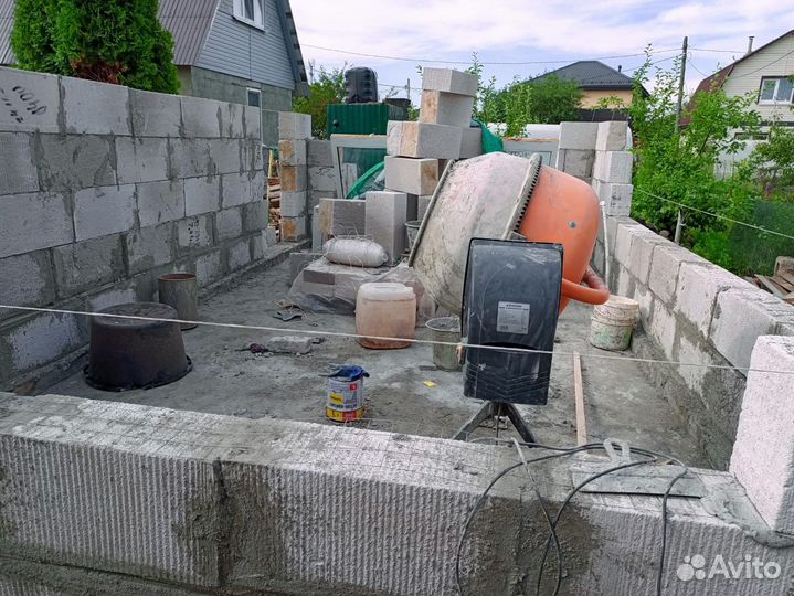 Бригада строителей